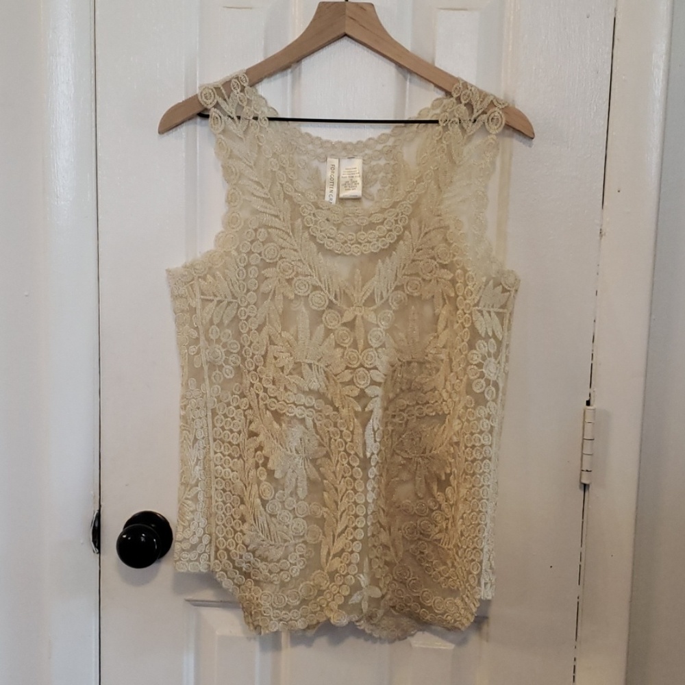 Forgotten Grace Top | M